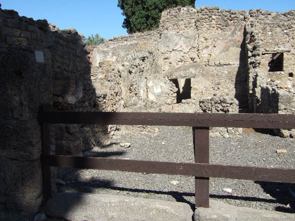 VIII.4.44 Pompeii. September 2005. Looking east across shop.