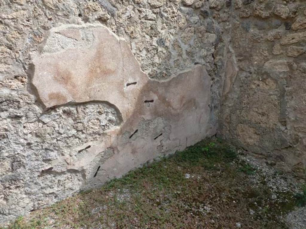 VIII.4.46 Pompeii. September 2015. East wall of rear rooms, and south-east corner.

