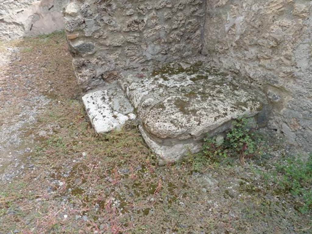 VIII.4.46 Pompeii. September 2015. Base of steps to upper floor.