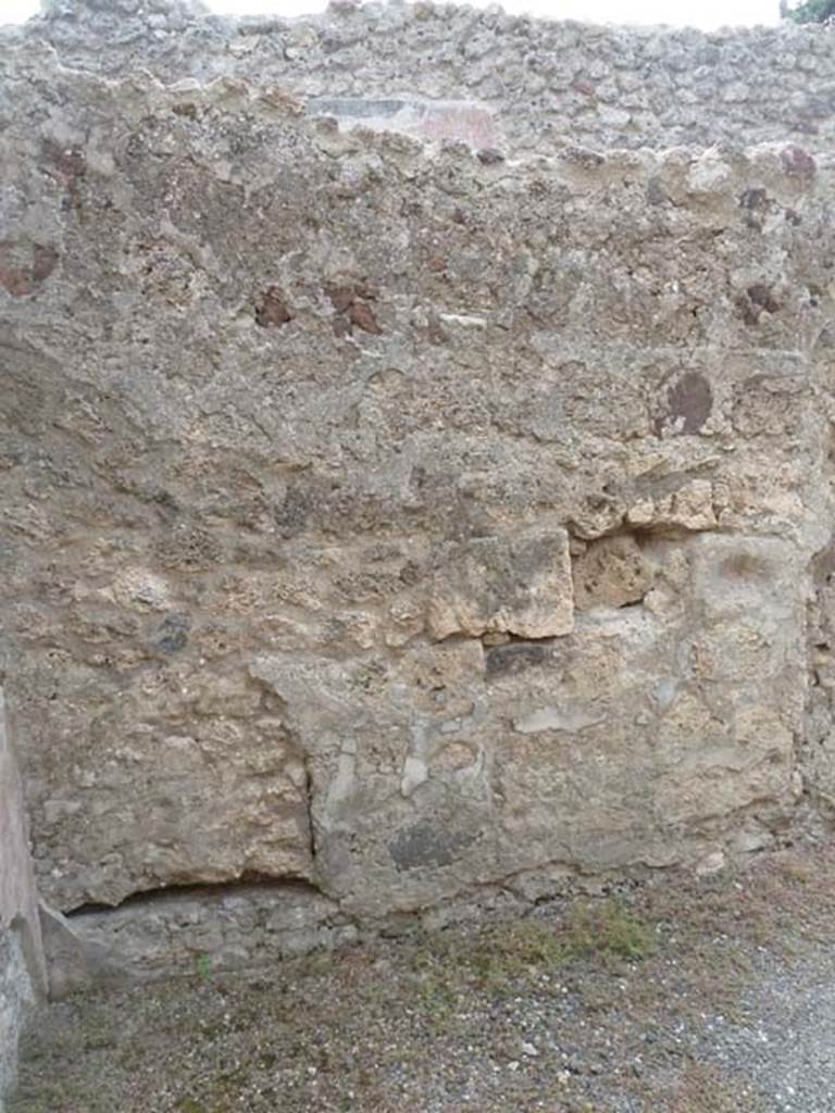 VIII.4.47 Pompeii. September 2015. South wall of rear room.