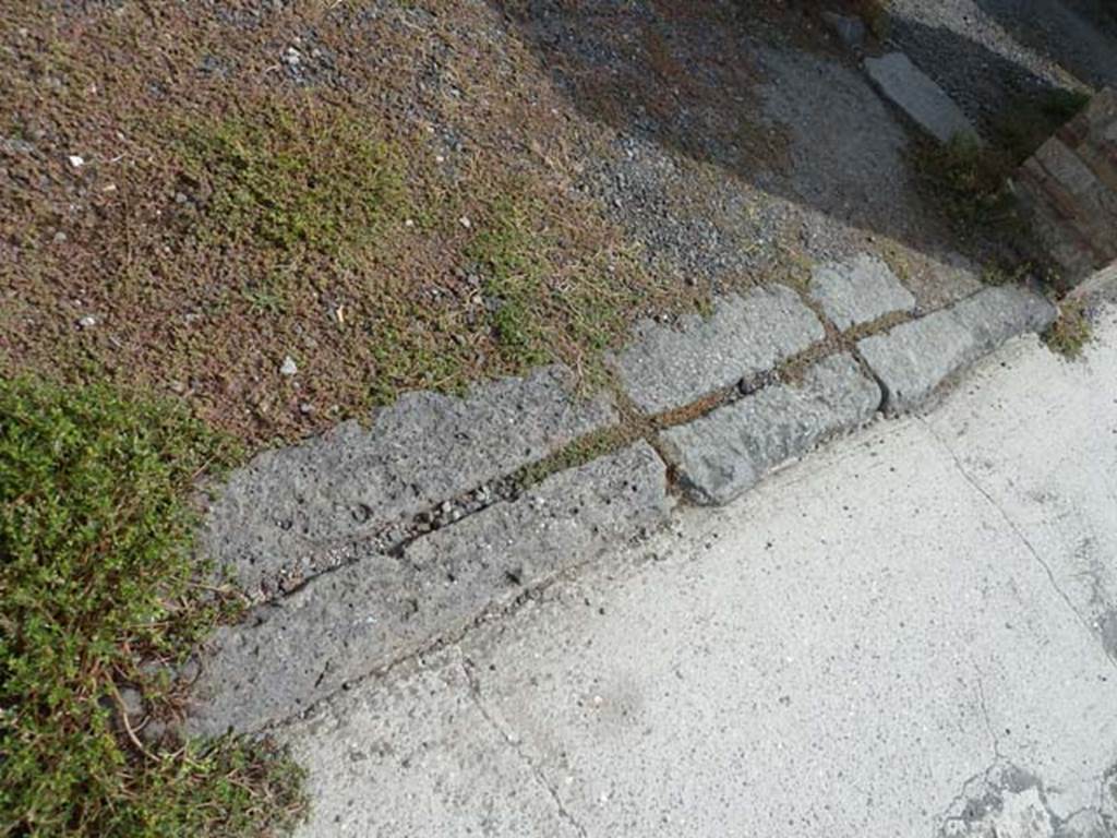 VIII.4.50 Pompeii. September 2015. Entrance doorway threshold.