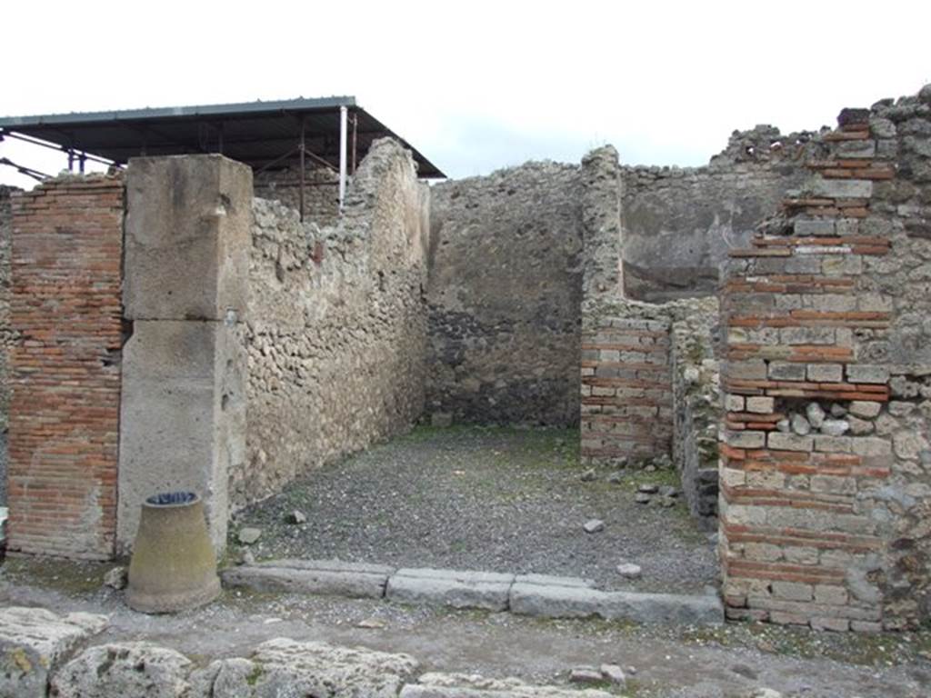 VIII.4.50 Pompeii. December 2007.  Entrance, looking east to rear room.