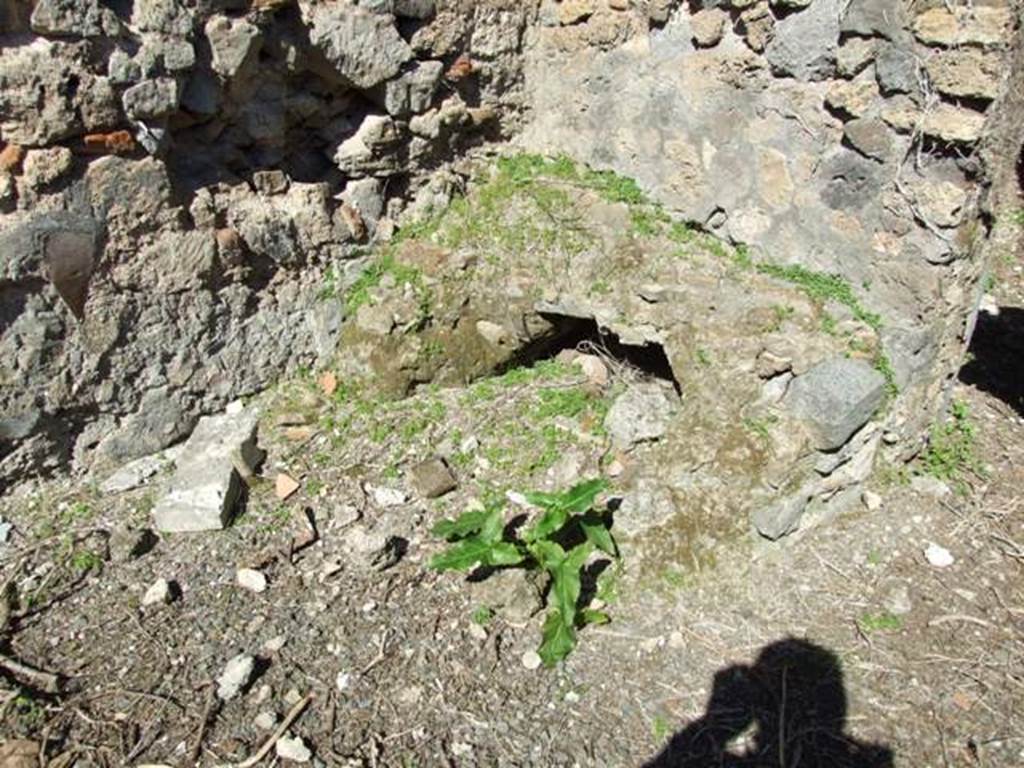 VIII.5.5 Pompeii. March 2009. Room 30, bench or hearth in north-west corner of kitchen.