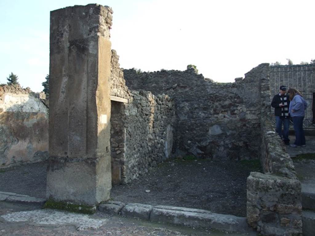 VIII.5.6 Pompeii. December 2007. Entrance, looking south.