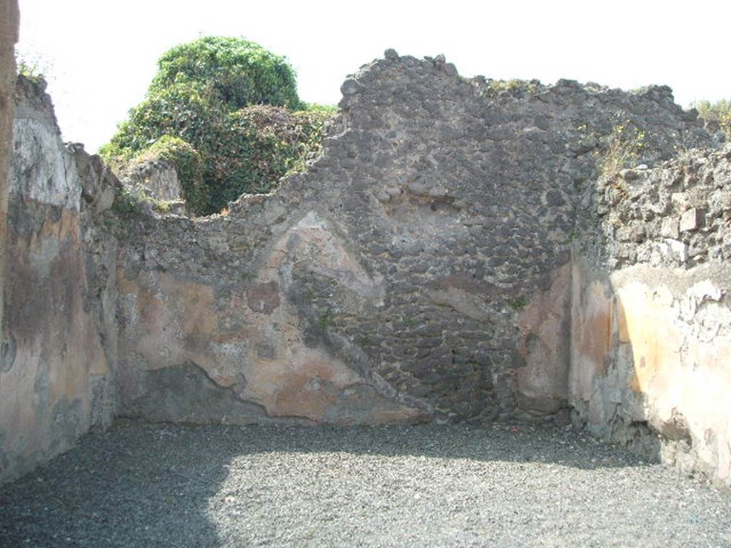 VIII.5.7 Pompeii.  Shop.  Looking south from entrance.  May 2005.