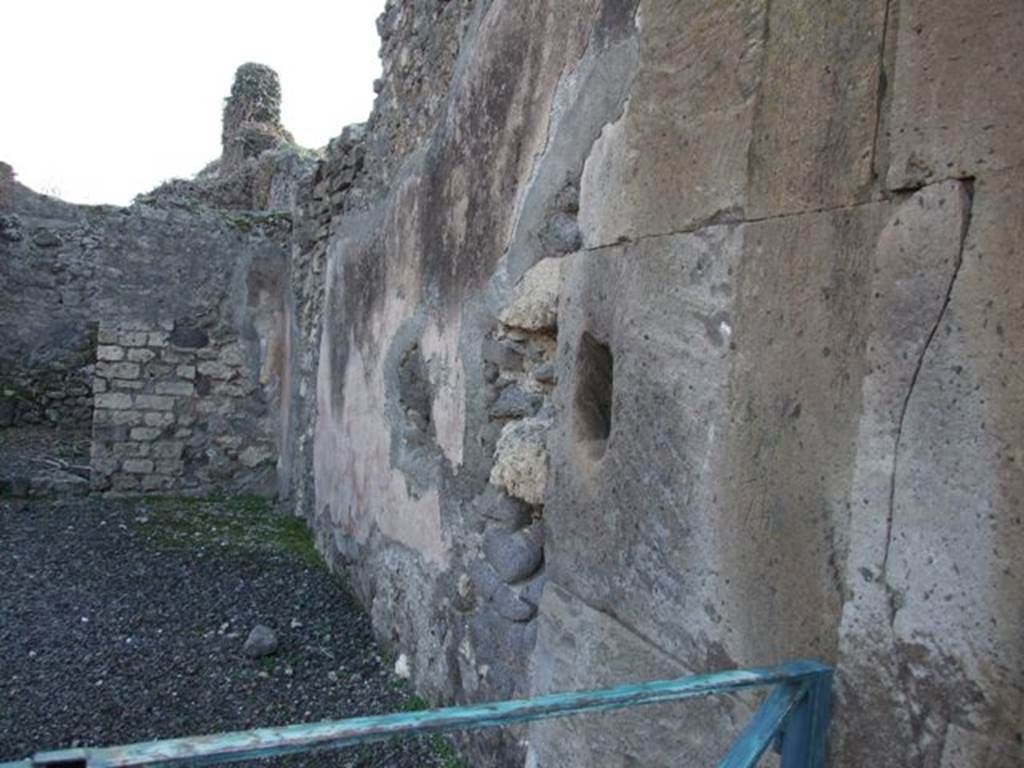 VIII.5.8 Pompeii.  Shop.  December 2007.  West wall.