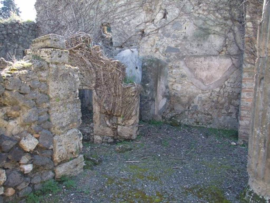 VIII.5.9 Pompeii.  March 2009.  Looking south east from North Portico, with Doorways to Room 19, Corridor to VIII.5.14, and Room 17.