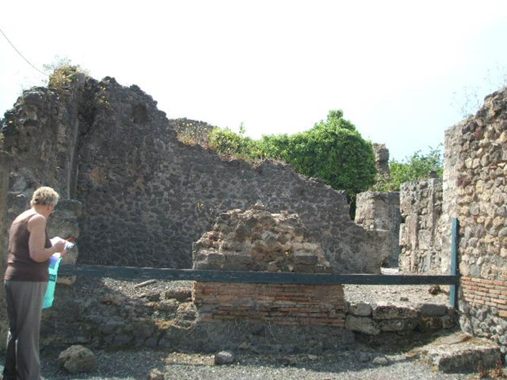 VIII.5.11.  Looking into room in north east corner of atrium of VIII.5.9.  May 2005.