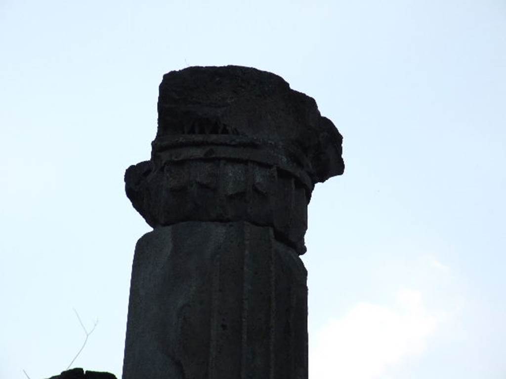 VIII.5.14 Pompeii. December 2006. Detail of capital..