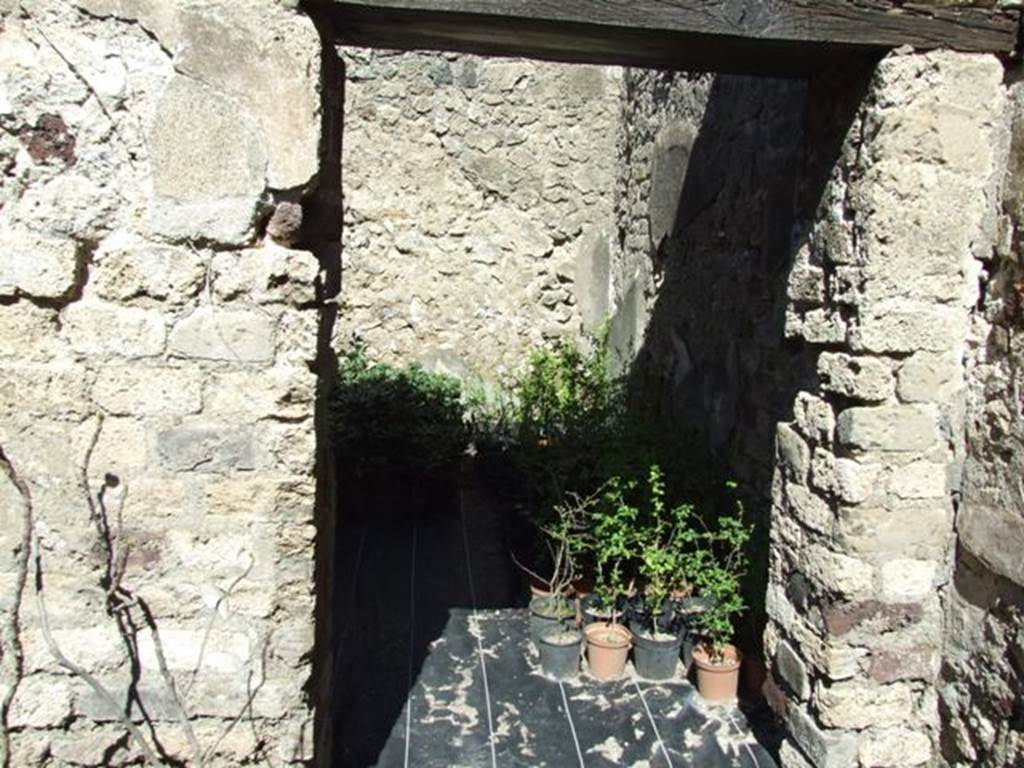 VIII.5.16 Pompeii.  March 2009.  Doorway to Room 10 in north wall of Room 9.