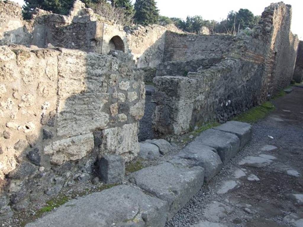 VIII.5.18 Pompeii. December 2007. Side entrance.