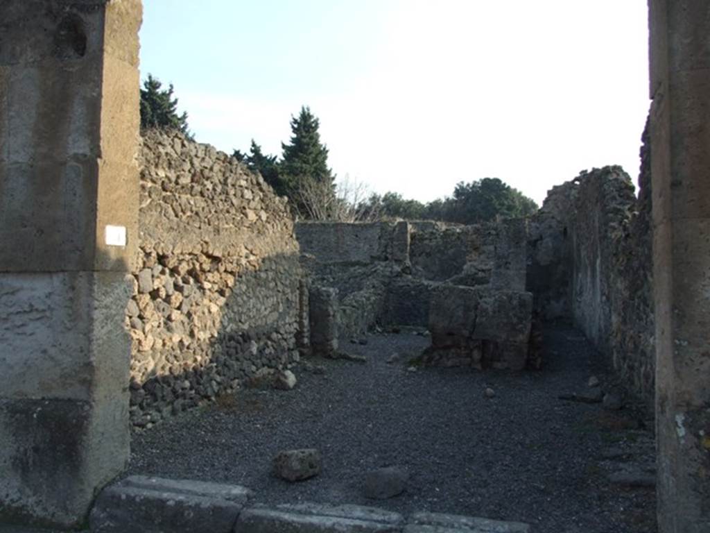 VIII.5.21 Pompeii.  Shop and room.  December 2007. Entrance.