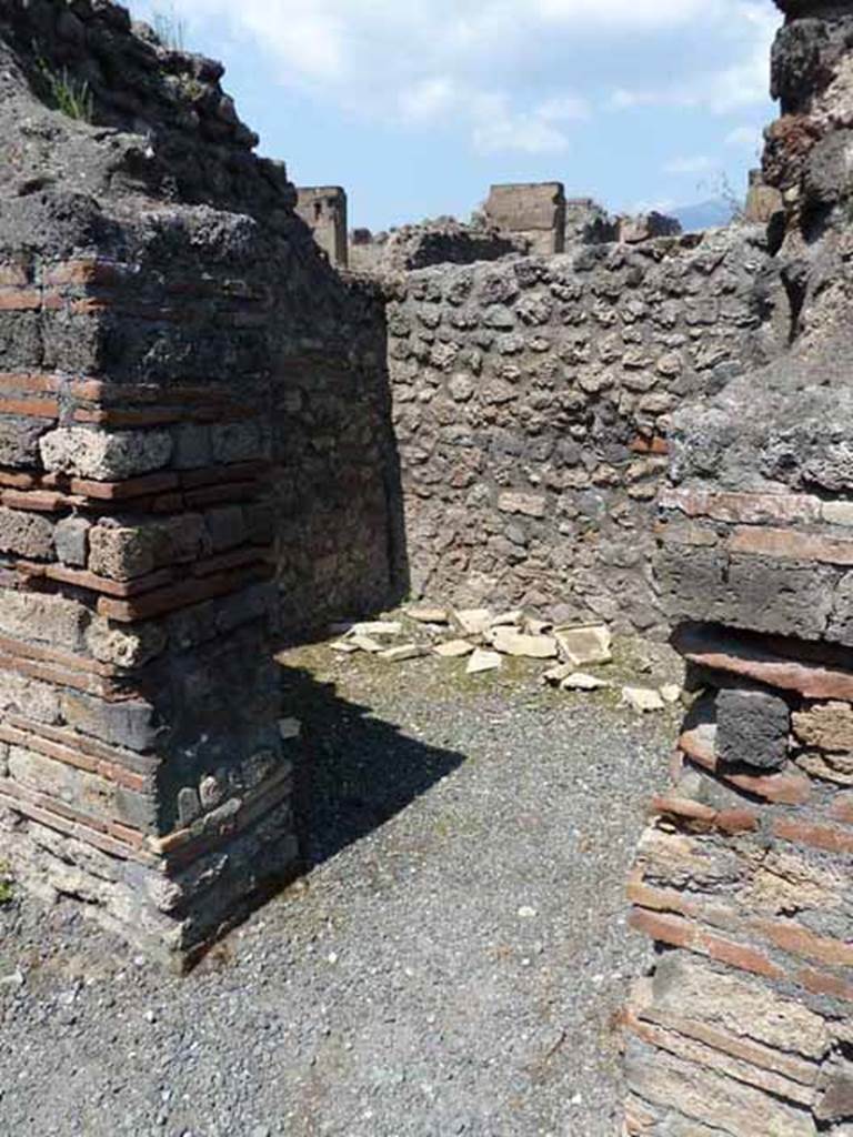 VIII.5.24 Pompeii. May 2010. Room 8, small room on the north side of the peristyle.