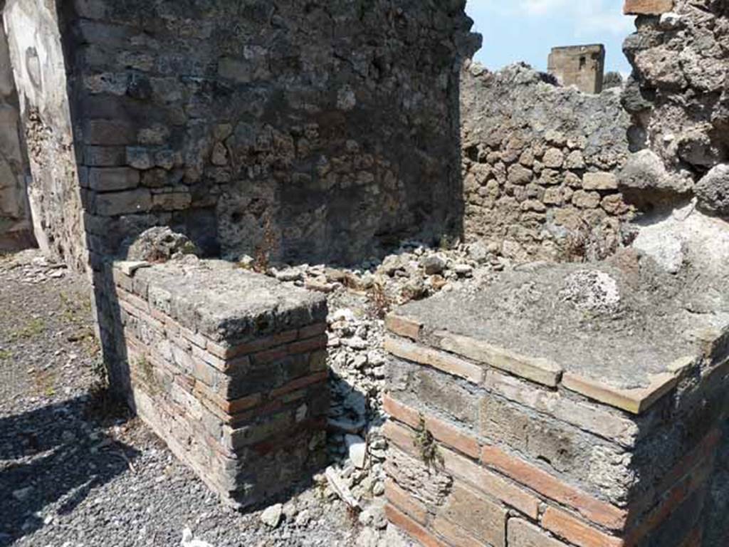 VIII.5.24 Pompeii. May 2010. Room 10, doorway to kitchen.