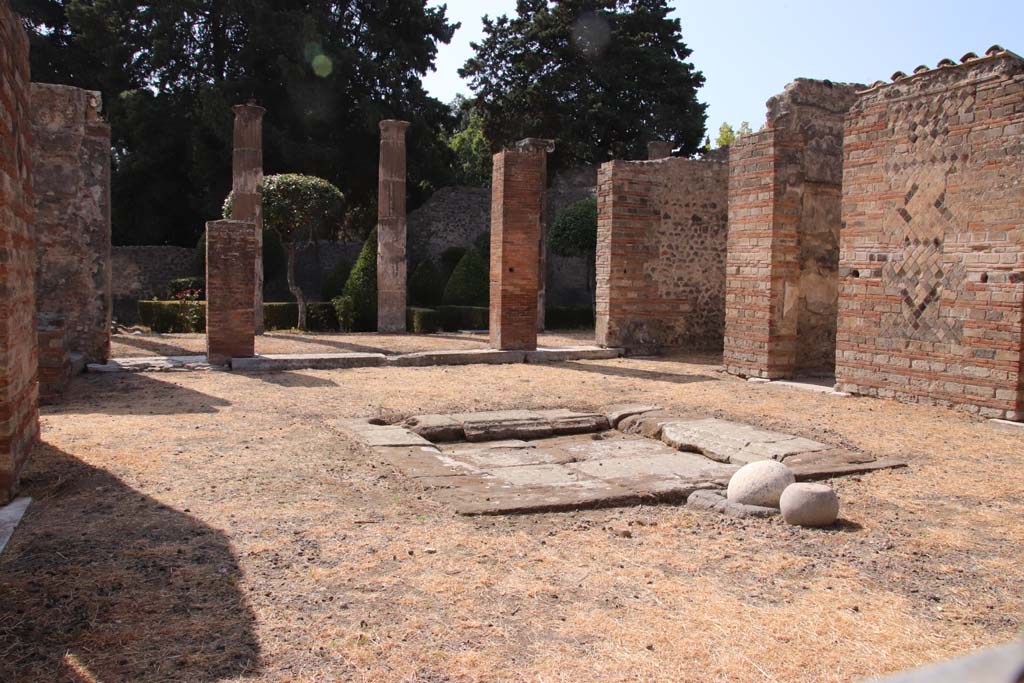 VIII.5.28 Pompeii. September 2019. Room 1, atrium, looking south across impluvium. 
Photo courtesy of Klaus Heese.
