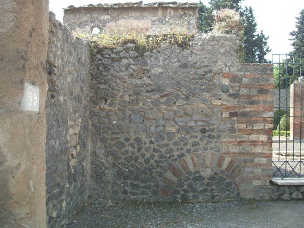 VIII.5.29 Pompeii. May 2005. East side of shop, looking south.