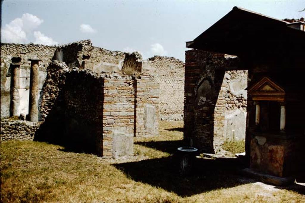 VIII.5.37 Pompeii. 1959. Room 1, atrium, looking north east.  
Photo by Stanley A. Jashemski.
Source: The Wilhelmina and Stanley A. Jashemski archive in the University of Maryland Library, Special Collections (See collection page) and made available under the Creative Commons Attribution-Non-Commercial License v.4. See Licence and use details.
J59f0335

