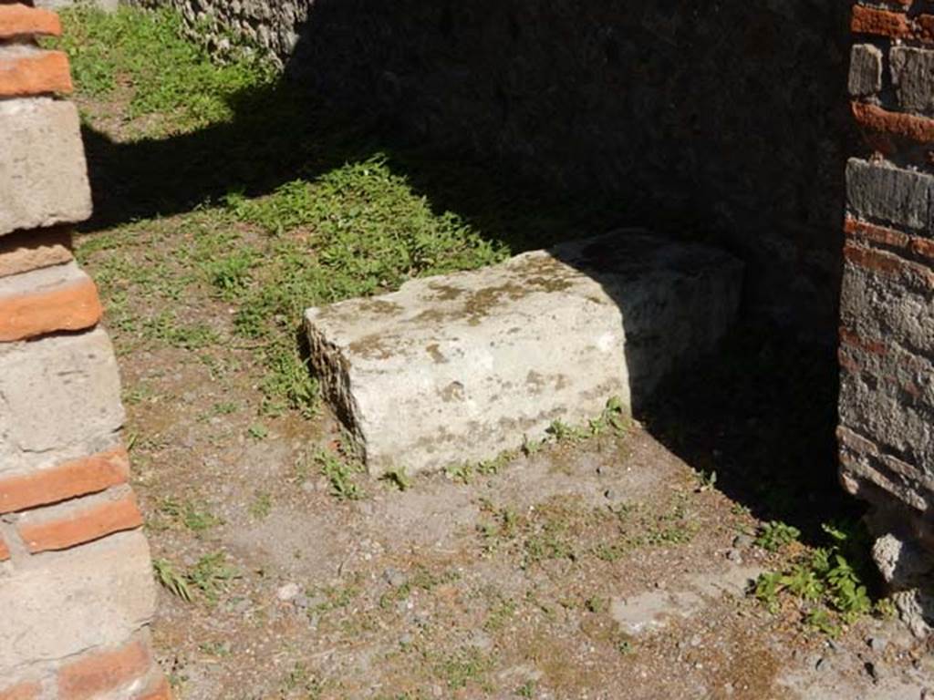 VIII.5.37 Pompeii. May 2017. Detail of doorway to room 2. Photo courtesy of Buzz Ferebee.