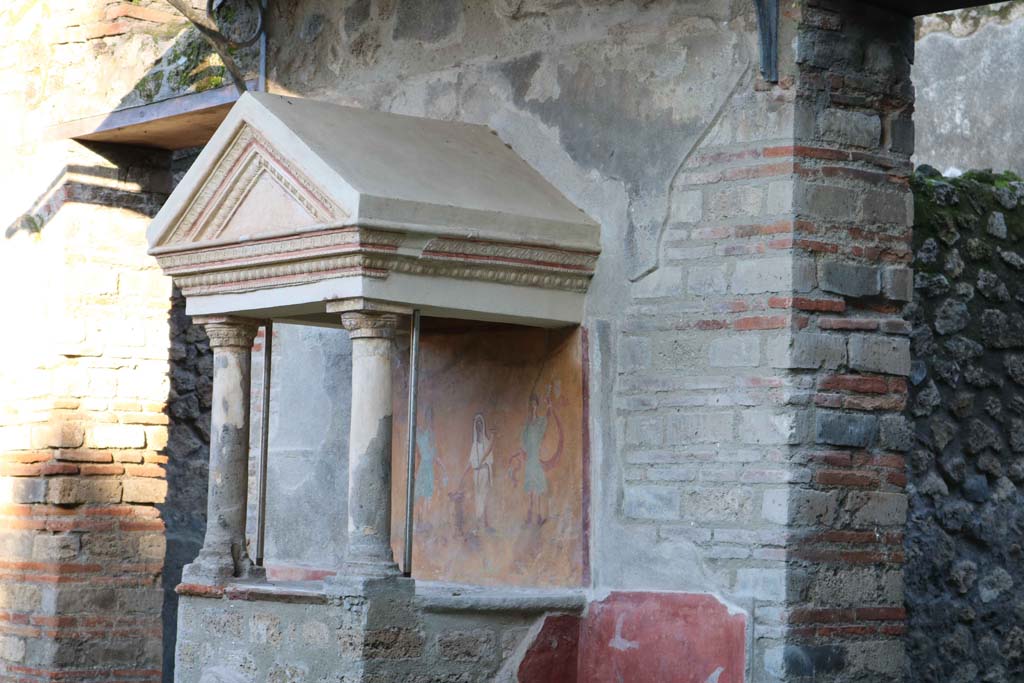 VIII.5.37 Pompeii. December 2018. Room 1, lararium on east side of atrium. Photo courtesy of Aude Durand.