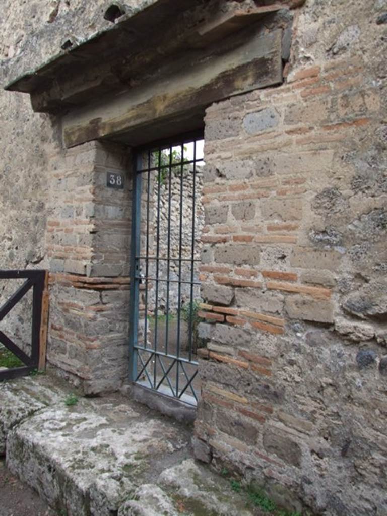 VIII.5.38 Pompeii.  December 2007.  Entrance.  