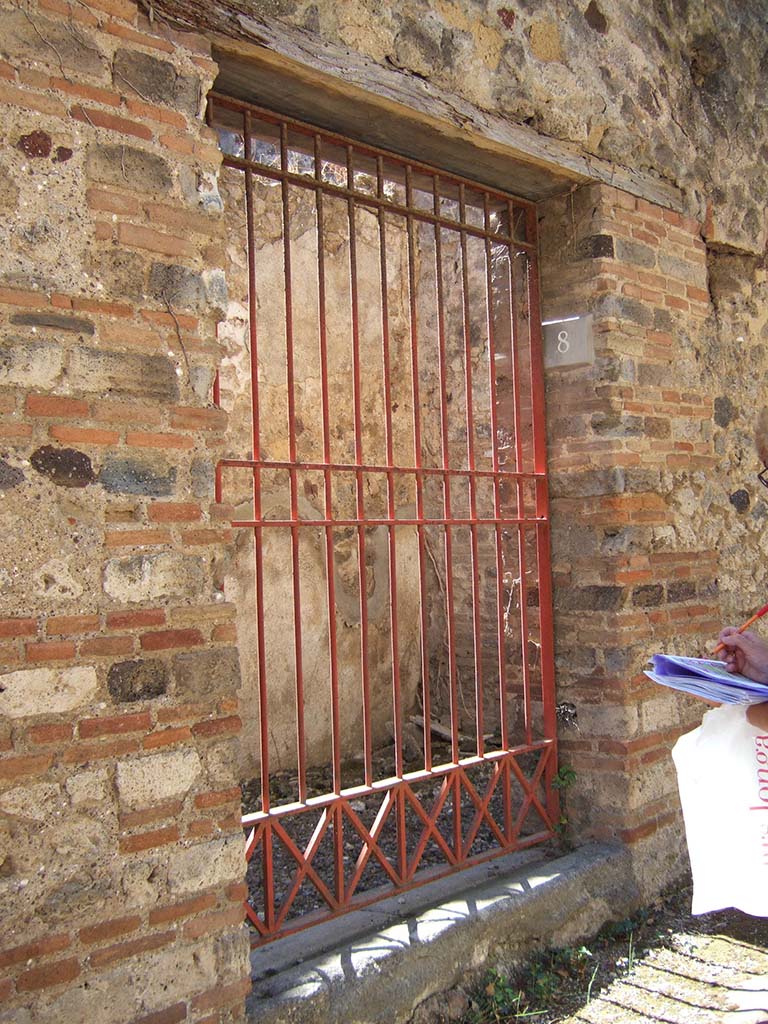 VIII.6.8 Pompeii. September 2005. Entrance.