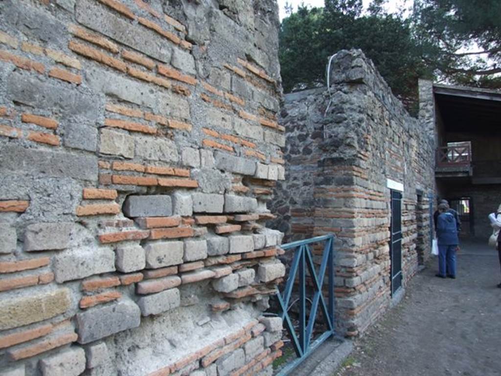 VIII.7.16 Pompeii.  December 2007. Entrance to broad staircase to rooms on the second storey.