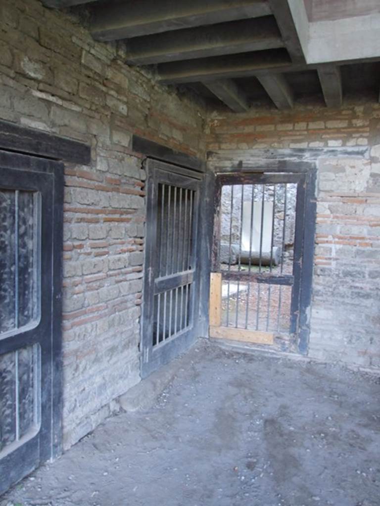 VIII.7.16 Pompeii.  December 2007. Staircase on the east side and room on the south side.