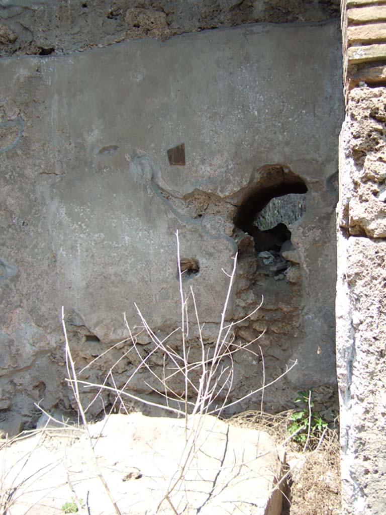 VIII.7.16 Pompeii. May 2006. Latrine in north-west corner.