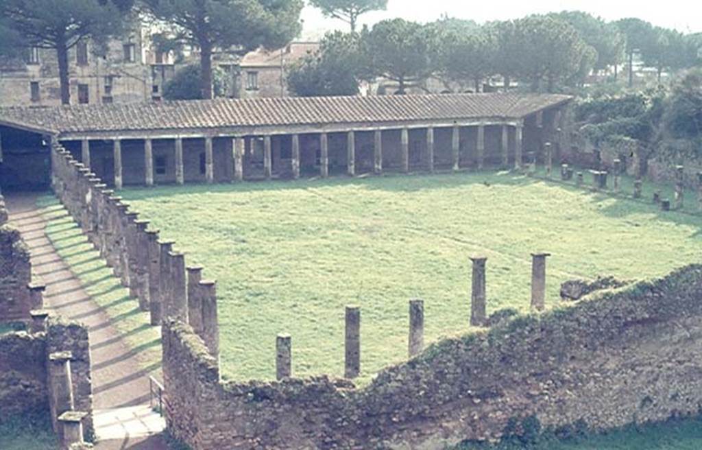 VIII.7.16 Pompeii. January 1977. Looking south and west from above north-east corner. Photo courtesy of David Hingston.

