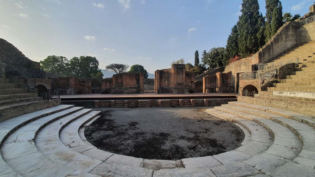 VIII.7.20 Pompeii. August 2021. Looking south from seating towards stage.
Foto Annette Haug, ERC Grant 681269 DÉCOR.
