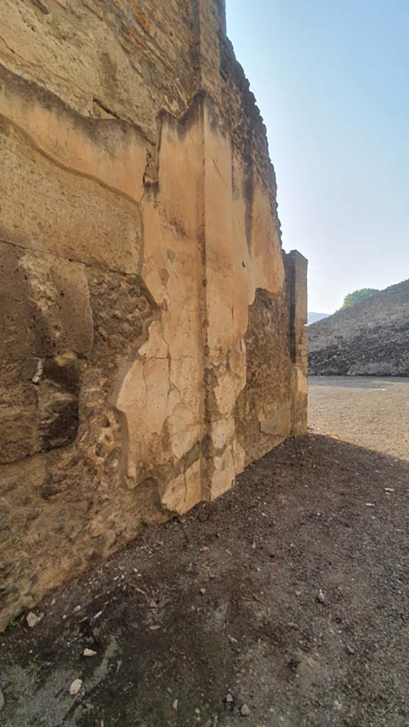 VIII.7.20 Pompeii. August 2021. West side. 
Looking south towards steps down from Triangular Forum.
Foto Annette Haug, ERC Grant 681269 DÉCOR.

