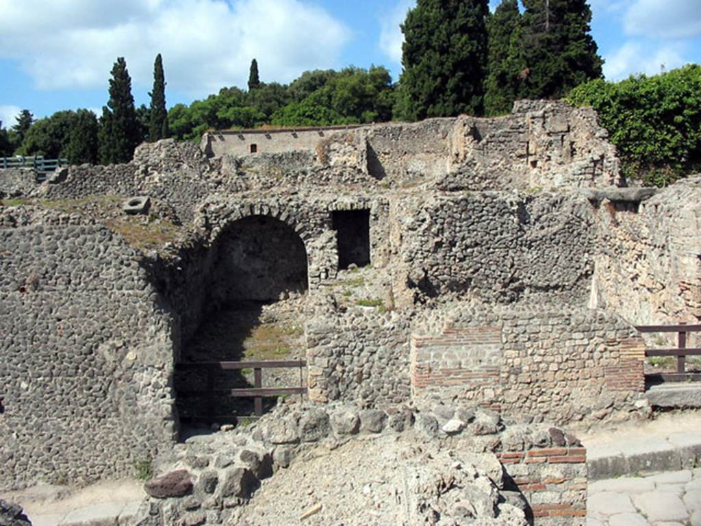 VIII.7.22 Pompeii. June 2007. Looking west across Via Stabiana towards the entrance doorway . Photo courtesy of Sera Baker.