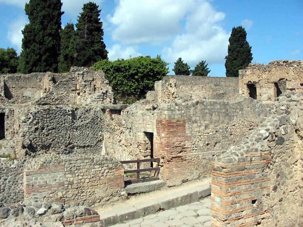 VIII.7.23 Pompeii. June 2007. Looking west towards entrance doorway, across Via Stabiana. Photo courtesy of Sera Baker.