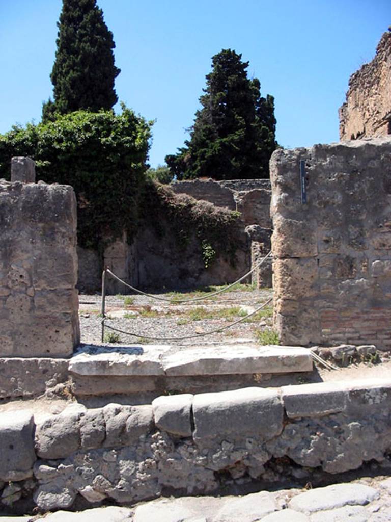 VIII.7.24 Pompeii. June 2007. Entrance doorway. Photo courtesy of Sera Baker.