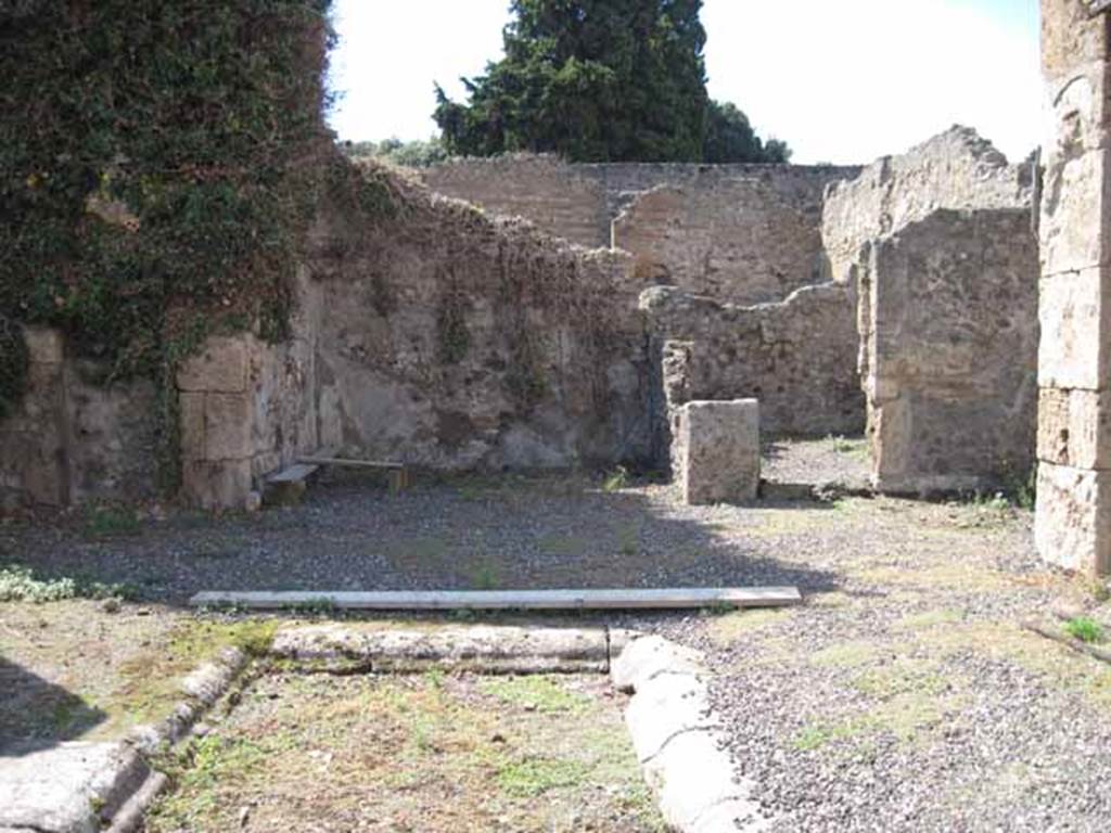 VIII.7.24 Pompeii. September 2010. Looking west across atrium towards open tablinum and doorway to oecus, on the right. Photo courtesy of Drew Baker.
