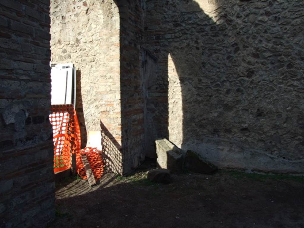 VIII.7.28 Pompeii.  December 2007.  North west corner of the colonnade.