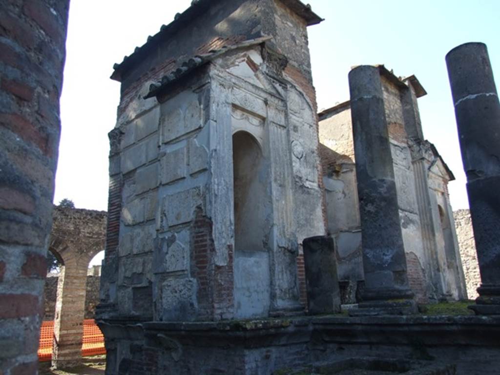 VIII.7.28 Pompeii.  March 2009.  Niche on south side of the Cella. 