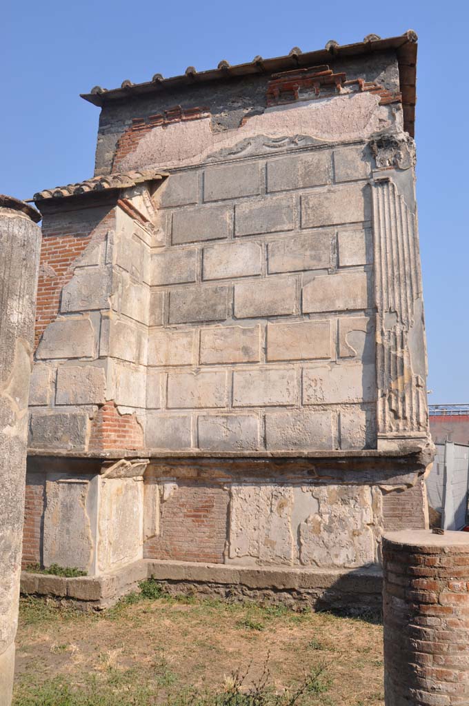 VIII.7.28 Pompeii. July 2017. Looking towards north wall in north-west corner.
Foto Anne Kleineberg, ERC Grant 681269 DÉCOR.

