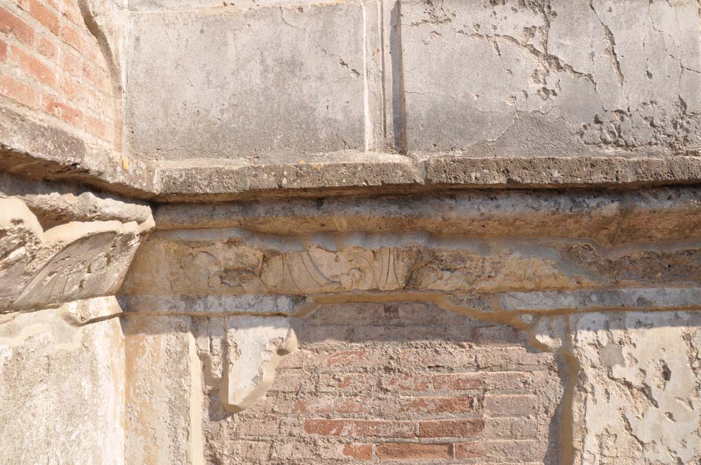 VIII.7.28 Pompeii. July 2017. Looking south towards detail on north wall in north-west corner.
Foto Anne Kleineberg, ERC Grant 681269 DÉCOR.
