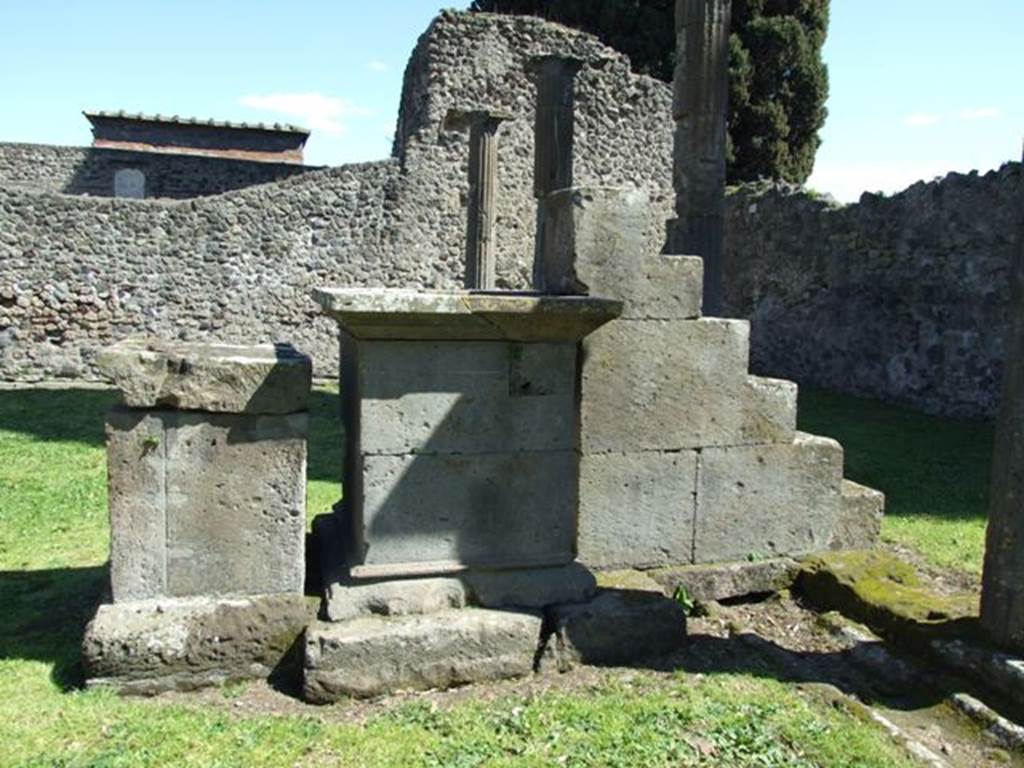 VIII.7.29 Pompeii. March 2009.   West side of Table, Pedestal, and Steps, on south side of the Colonnade.