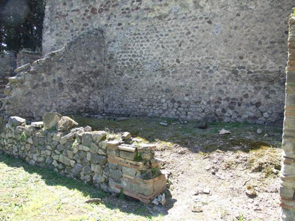 VIII.7.29 Pompeii. March 2009. Large dressing room at West end. Looking south west.