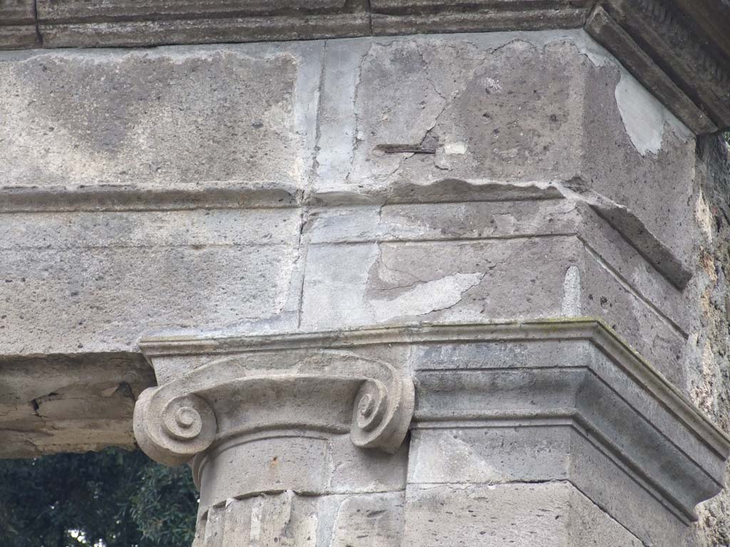 VIII.7.30 Pompeii. December 2006. Triangular Forum. Detail of capital.