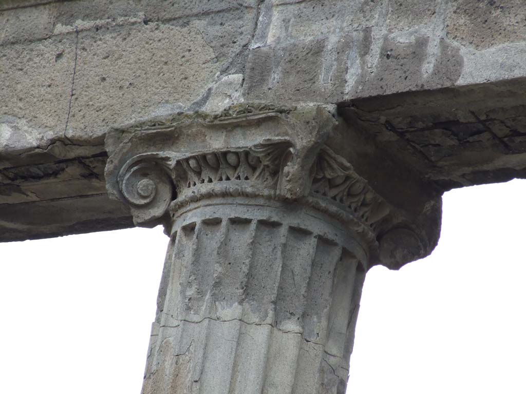 VIII.7.30 Pompeii. December 2006. Triangular Forum. Detail of capital.