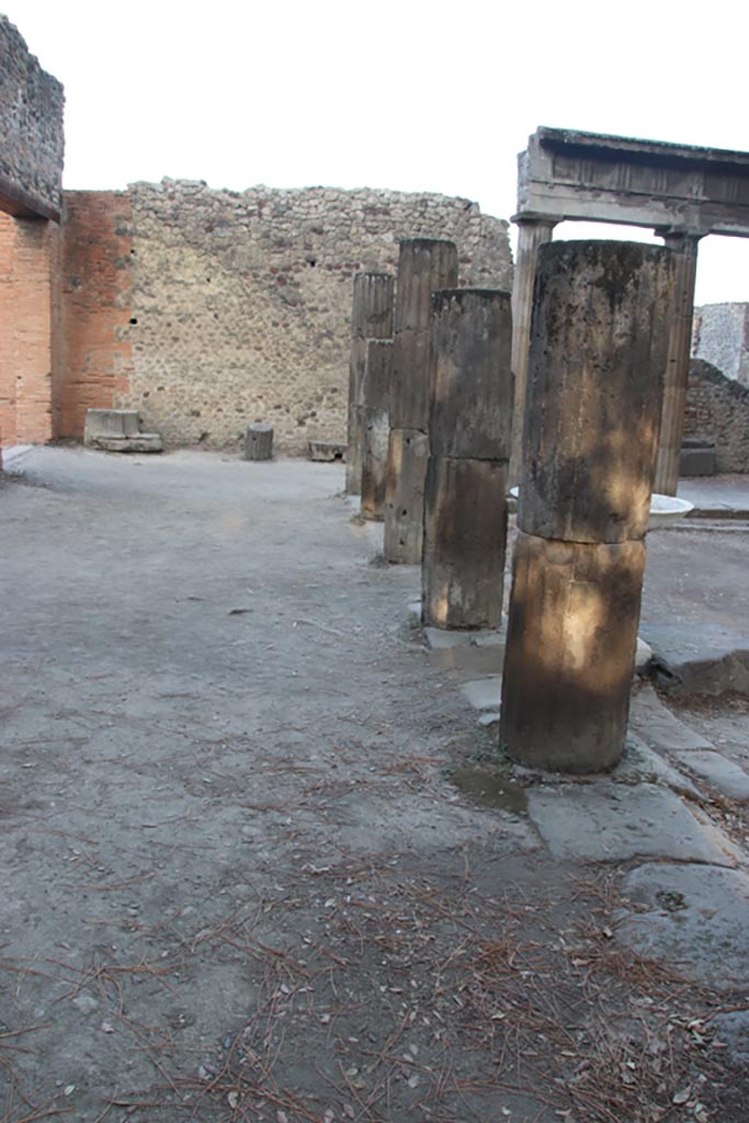 VIII.7.30 Pompeii. October 2023. Looking east across north portico. Photo courtesy of Klaus Heese.