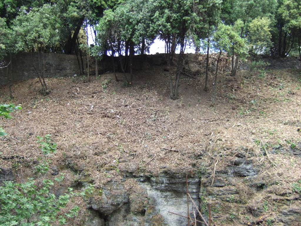 Area of walls near Pompeii Triangular Forum from outside city. May 2006.