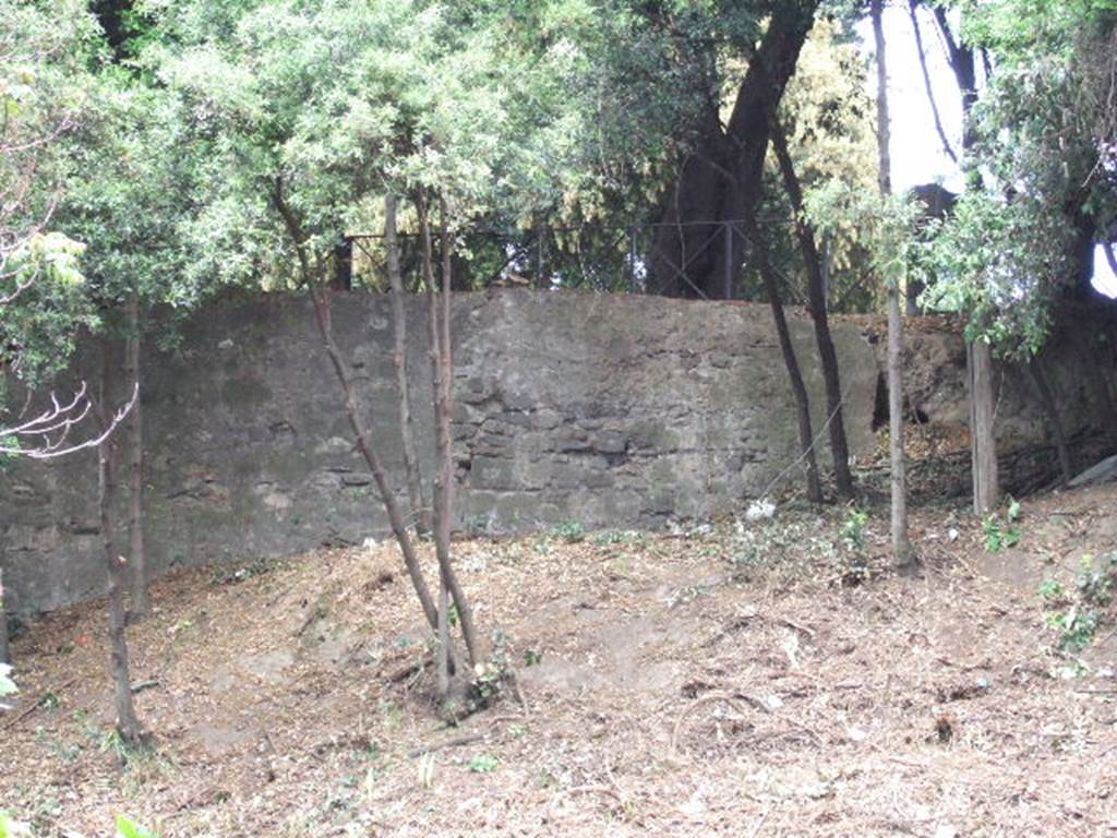 Area of walls near Pompeii Triangular Forum from outside city. May 2006.