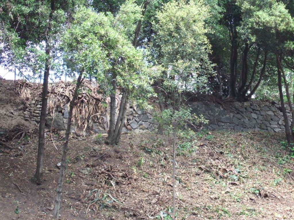 Area of walls near Pompeii Triangular Forum from outside city. May 2006.