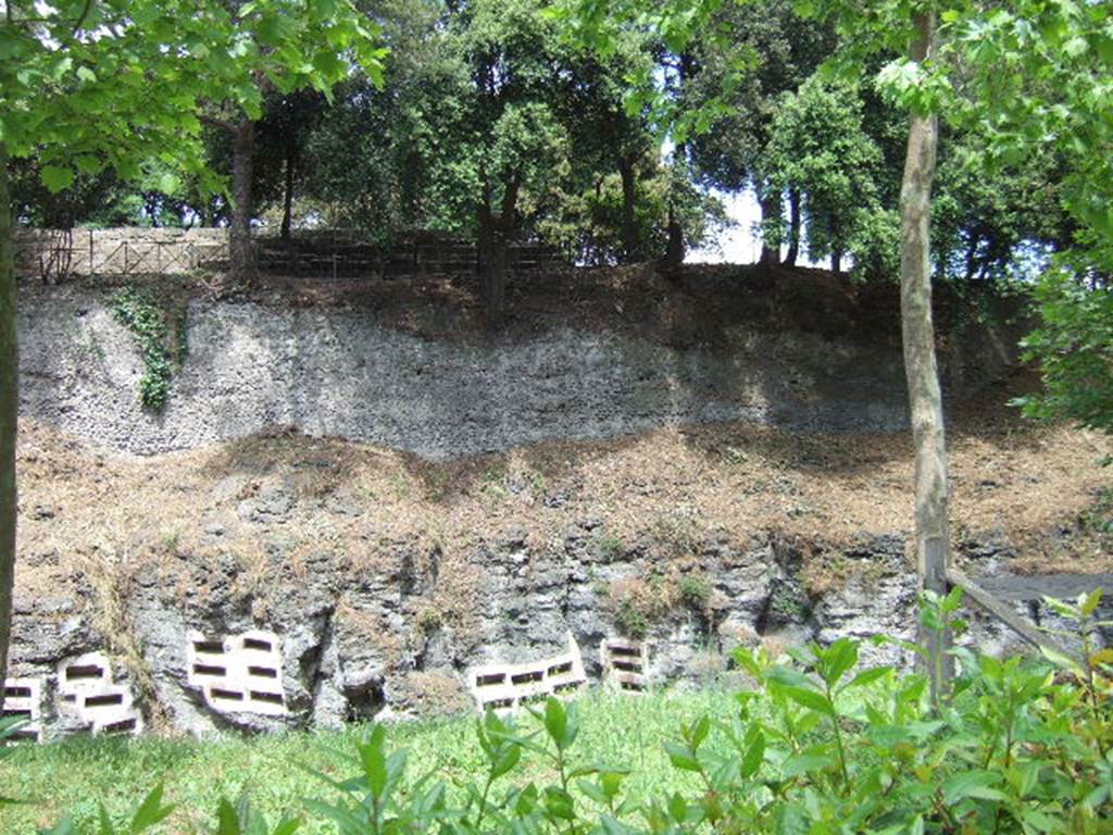 Area of walls near Pompeii Triangular Forum from outside city. May 2006.