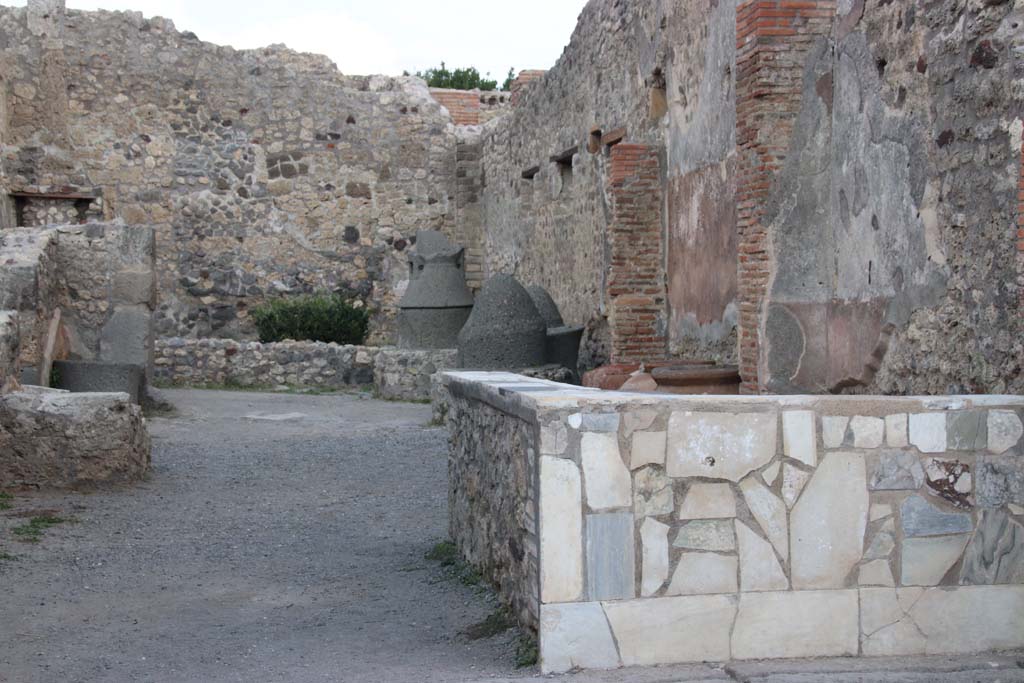  
IX.1.3 Pompeii. September 2017. Looking east through entrance doorway. Photo courtesy of Klaus Heese.
