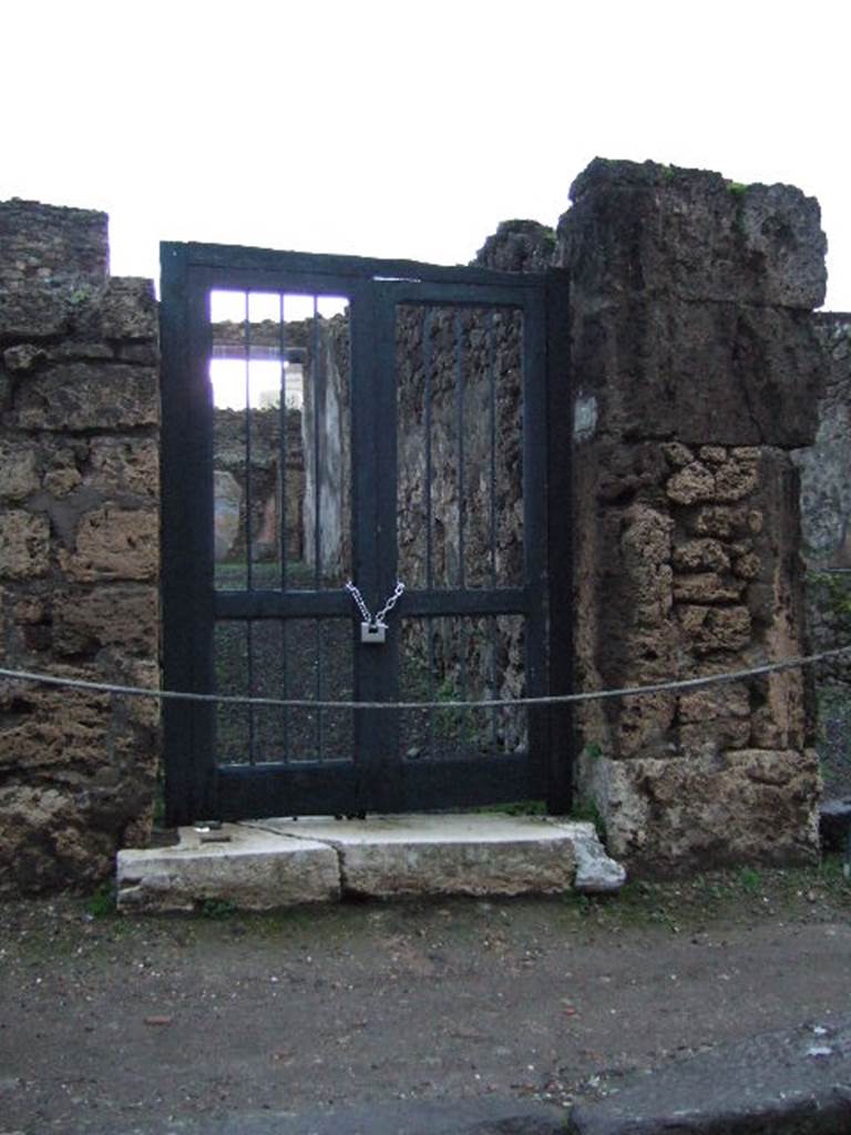 IX.1.7 Pompeii.  December 2006.  Entrance.